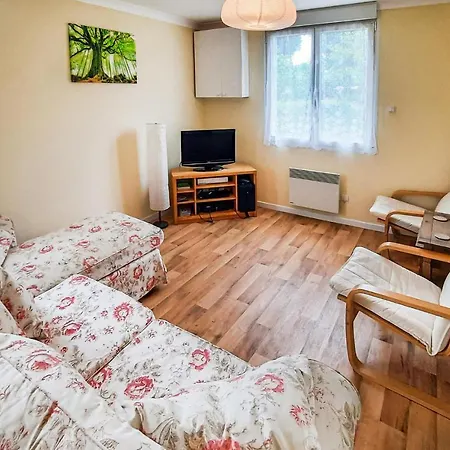 2 Bedroom Pet Friendly In *